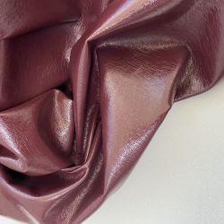 Кожа с эффектом мятости на тканой основе бордо